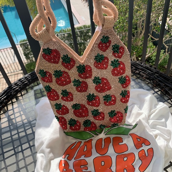 🔥 Viral Made in India Strawberry Beaded Bag - Picture 7 of 8